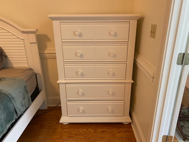 Image for Liberty Furniture Summer House (5) Drawer Chest of Drawers Matches Lots 194, 196, 198, 199