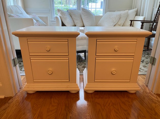 Image for (2) Liberty Furniture Summer House Nightstands Matches Lots 194, 197, 198, 199