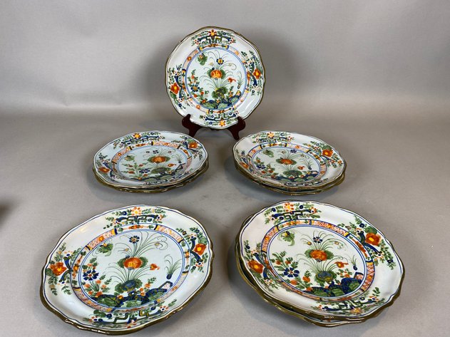 Image for (8) Antique Faenza Garofano Hand Painted Plates