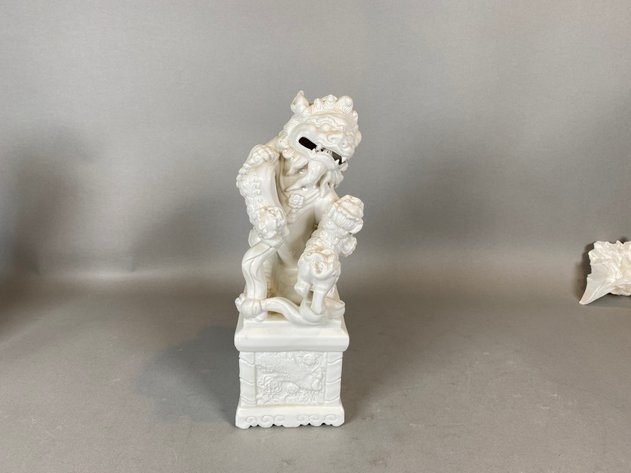 Image for Antique Chinese Porcelain Blanc De Chine Foo Dog Statue