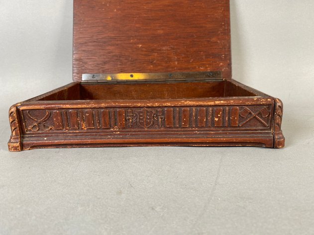 Image for Vintage Chapel Tufts Syroco Style Wooden Valet or Trinket Box