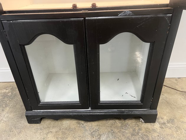 Image for Vintage (2) Door Glass Front Curio Cabinet, Illuminated