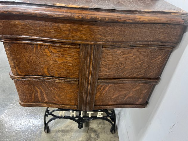 Image for Antique White Sewing Machine Table with White Sewing Machine