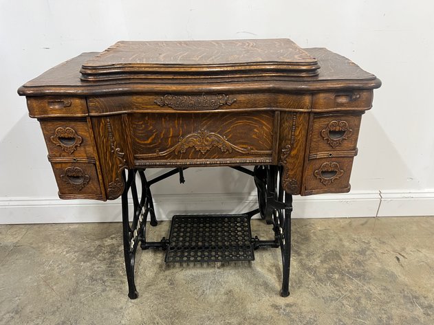Image for Antique White Sewing Machine Table with White Sewing Machine