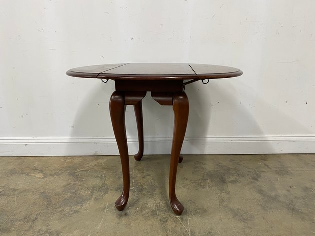 Image for Vintage Queen Anne Style Drop Leaf Side Table with Cabriole Legs