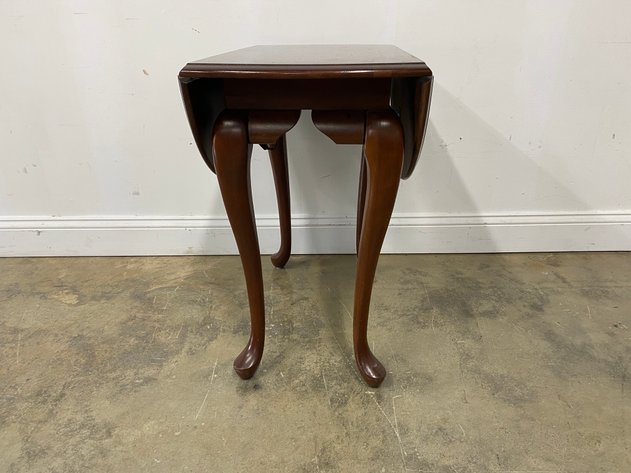 Image for Vintage Queen Anne Style Drop Leaf Side Table with Cabriole Legs