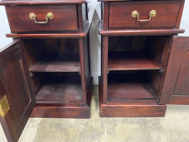 Image for Pair of Vintage Traditional Style Cherry Finish One Drawer Nightstands with Locking Cabinet Doors