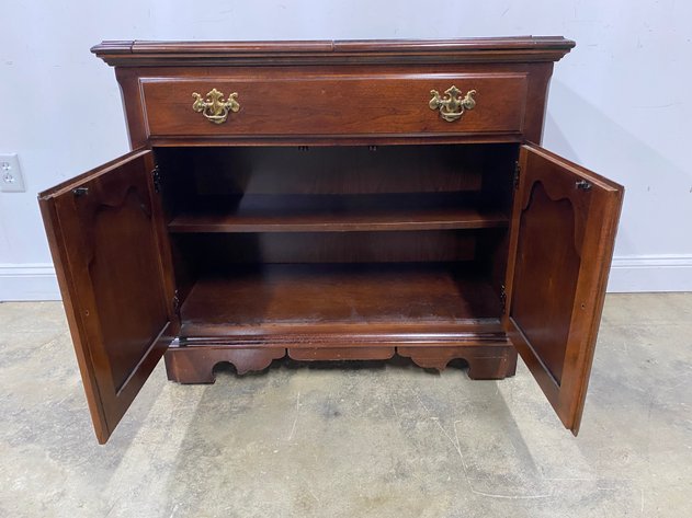 Image for Vintage Thomasville Georgian Style Flip Top Server Cabinet