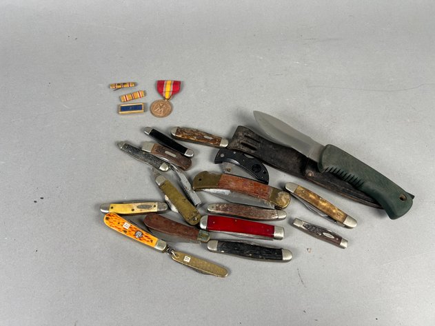 Image for Collection of Vintage Pocket Knives & Folding Knives with Assorted Handles & Small Pins
