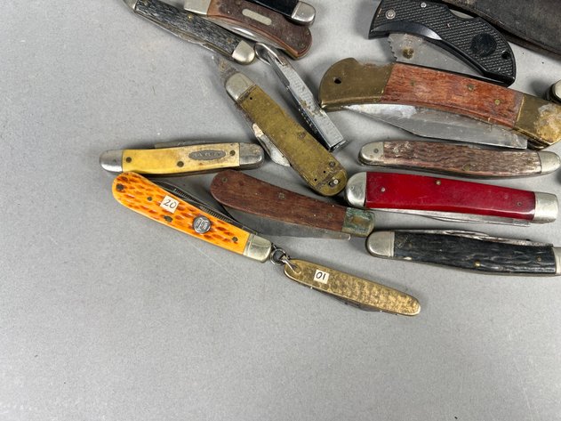 Image for Collection of Vintage Pocket Knives & Folding Knives with Assorted Handles & Small Pins