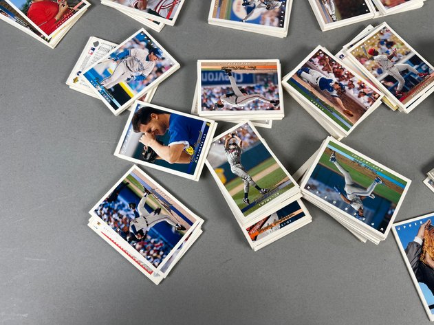 Image for (1000 +/-) Vintage Baseball Cards, Various Manufacturers