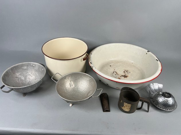 Image for Collection of Vintage Kitchenware Including Enamelware, Colanders, Steamer Basket, Sifter & Nutmeg Grater