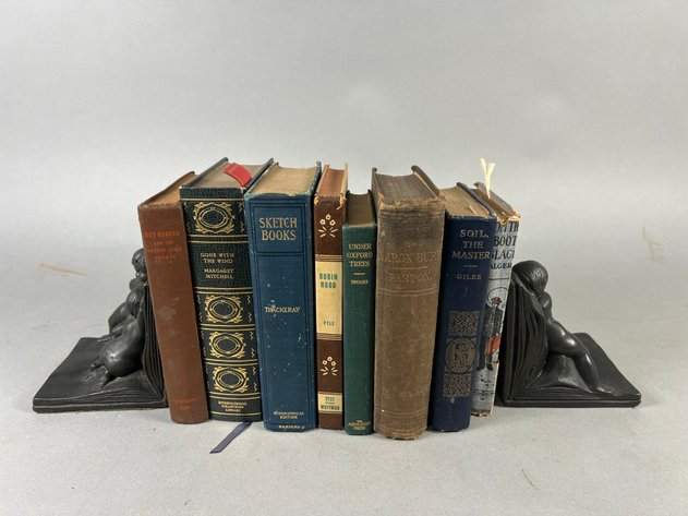Image for Collection of Vintage Classic Literature Including Gone with the Wind, Robin Hood & Pair of Figural Bookends