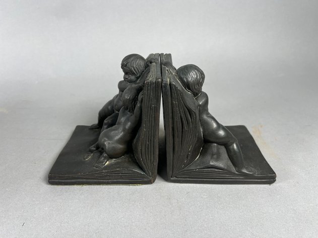 Image for Collection of Vintage Classic Literature Including Gone with the Wind, Robin Hood & Pair of Figural Bookends