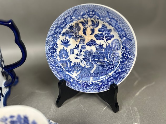 Image for Collection of Vintage Blue & White China Including Blue Willow Teacups & Saucers