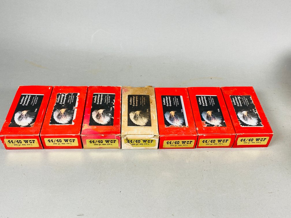 350+/- 44/40 WCF collins cartridge company, 200 gr, Bullet Type: RN-FB-L