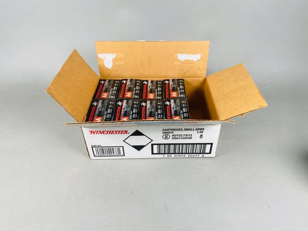 Image for 150 +/- 12 Gauge Winchester Heavy Target Load 1200 Velocity, 2 3/4 in, 1 1/8 Oz, 8 Shot shells