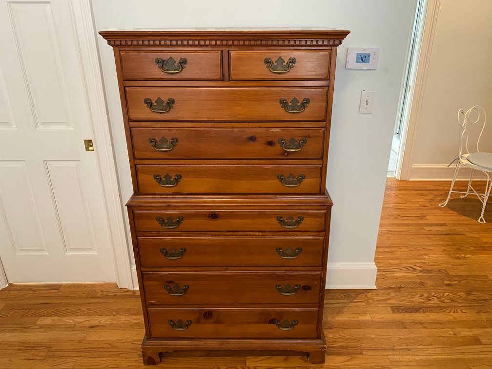 Davis Cabinet Company Ponderosa Pine (9) Drawer Chest, Matches Lot 151