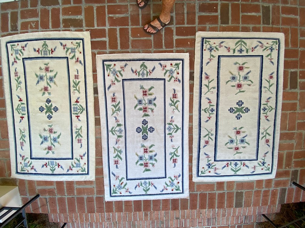 One-Sided Hand-Woven Indian Wool Rug