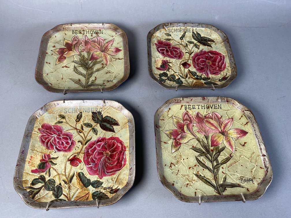 Set Of (4) Oriental Accents Decorative Floral Plates
