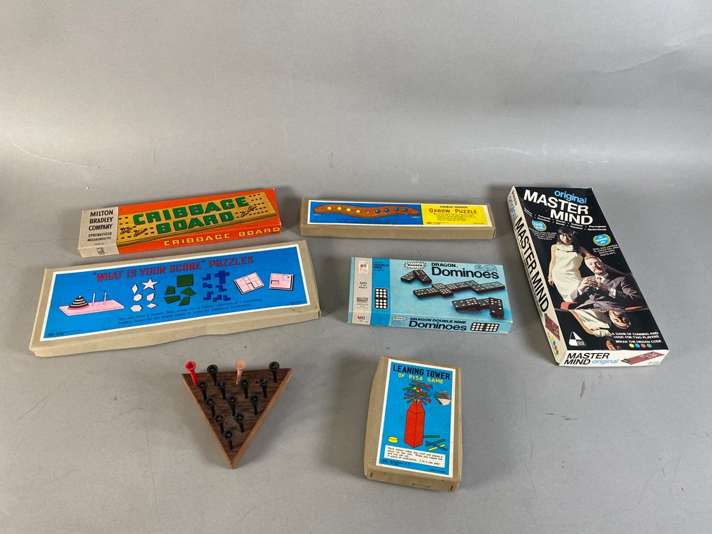 (7) Vintage Peg And Strategy Games