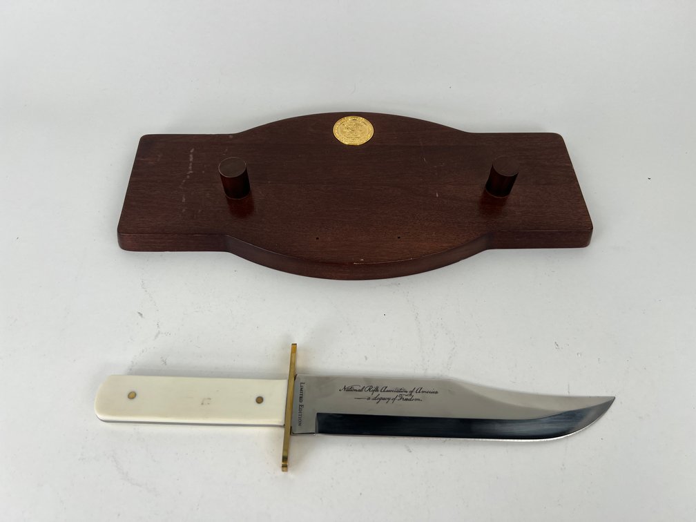(1) Limited Edition National Rifle Association Legacy of Freedom Bowie Knife With Wall Mount