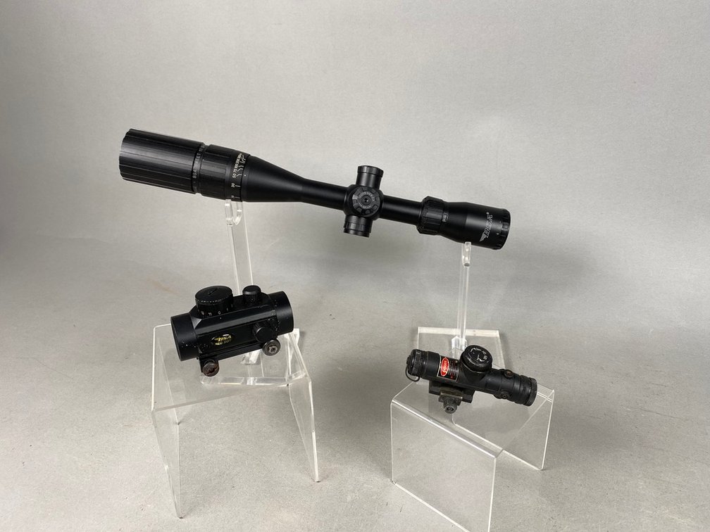 (1) BSA Sweet 17 3-12x40RG BGE, (1) BSA Red Dot RD30, (1) Dipol IR Laser