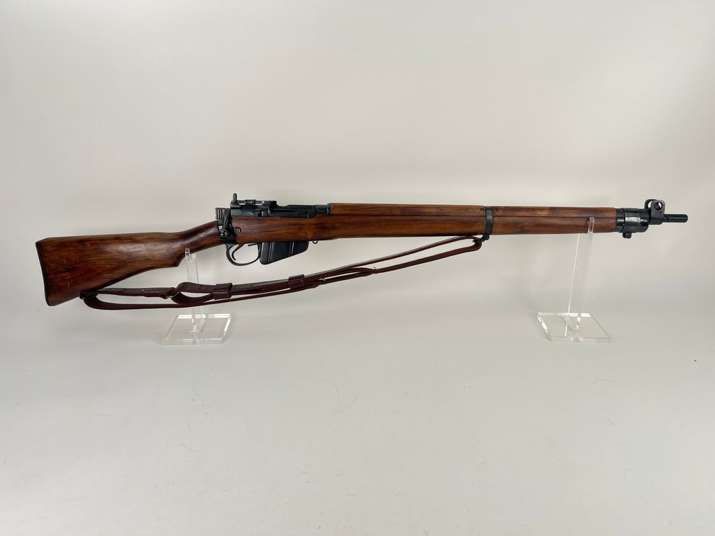 Canadian Long Branch Lee-Enfield No 4. MK 1 Bolt-Action Rifle.303 Can
