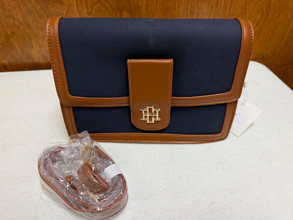 Cross-body bag from Caroline Hill