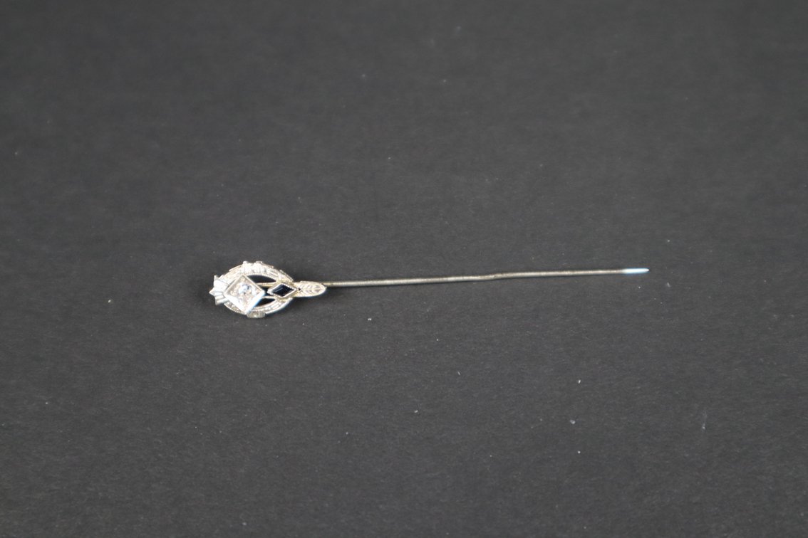 1920's 18kt European Cut Diamond (.16ct) and Sapphire Pin
