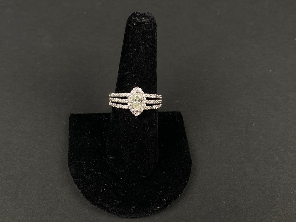 14kt White Gold Diamond Ring