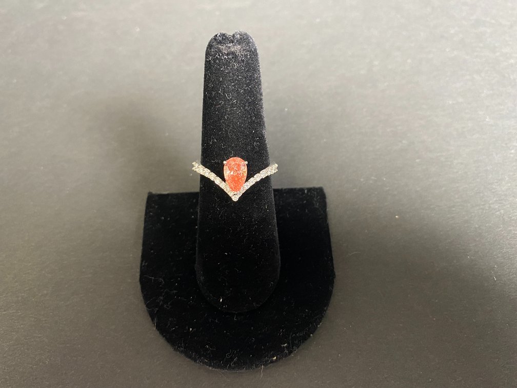 Diamond Ring (1.02cts Pink Pear, 0.36 Millies, Lab Grown) in Platinum