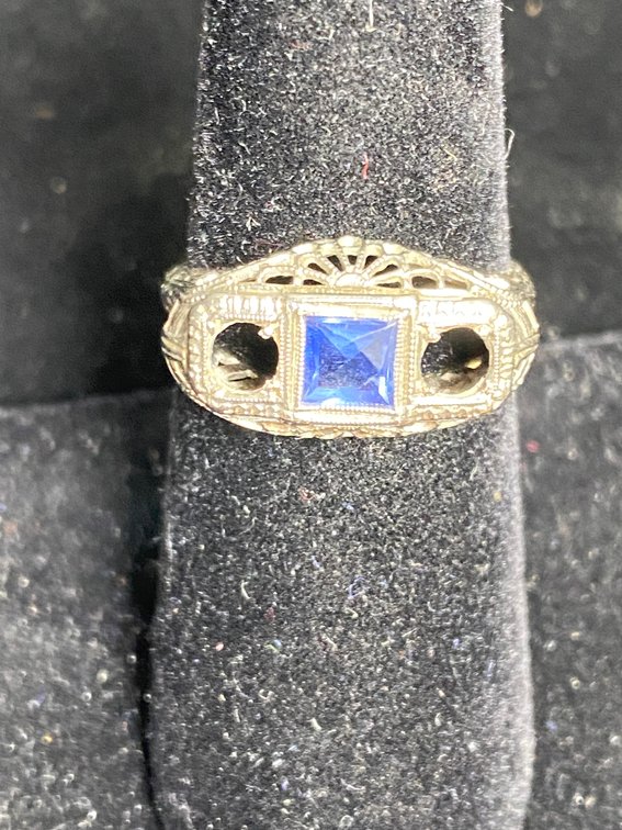Antique Circa 1920's Deco 18K Ring with Saphire Center Stone