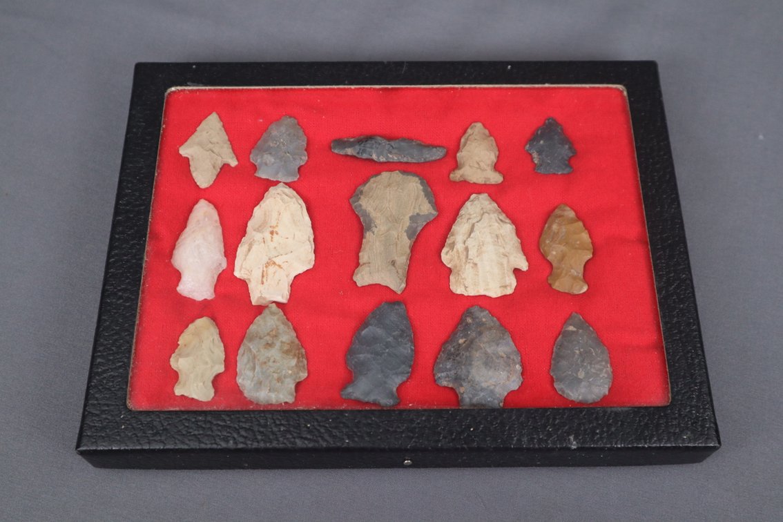 (15) Indian Arrowheads and Artifacts