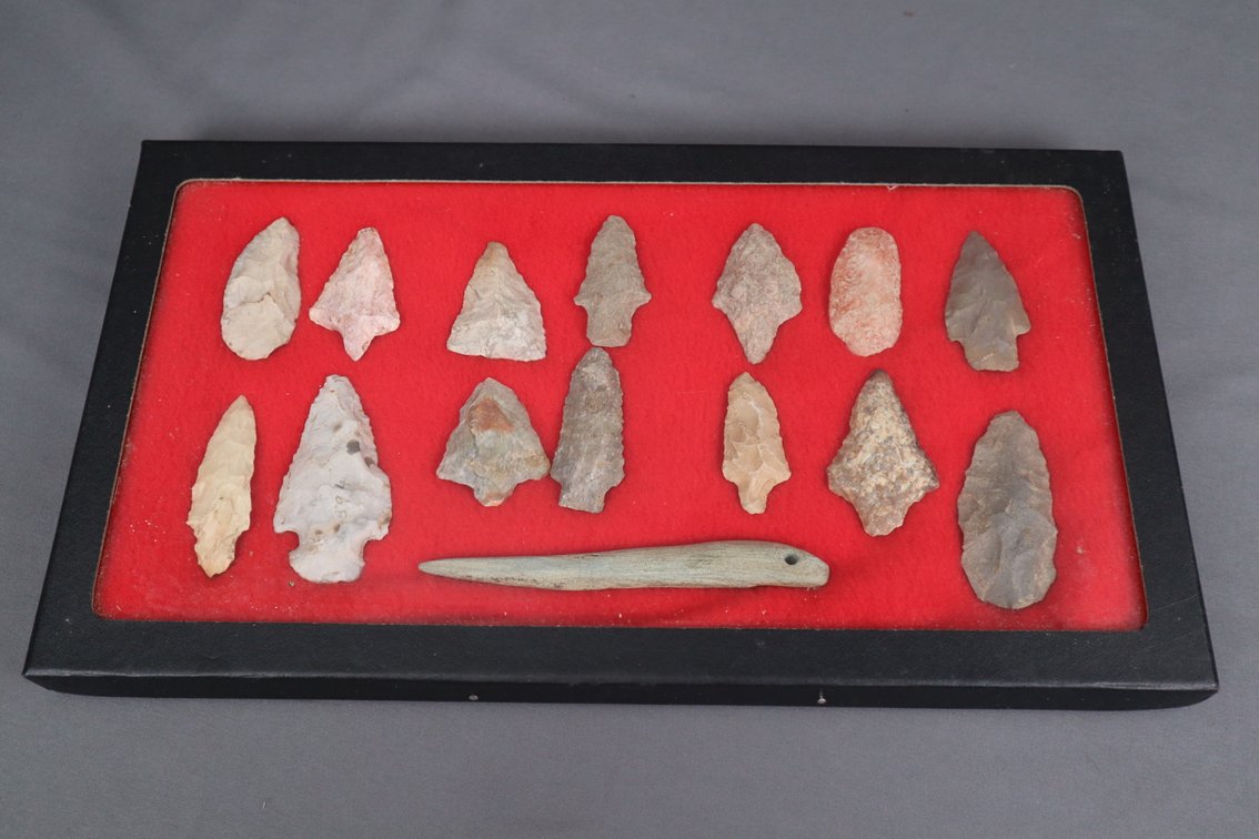 (15) Indian Arrowheads and Artifacts
