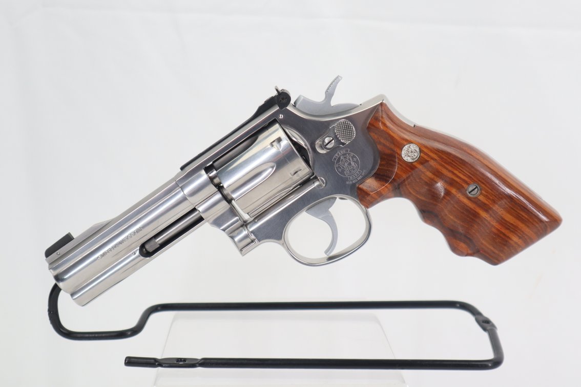 Smith and Wesson Model Model 617 4" Barrell .22LR