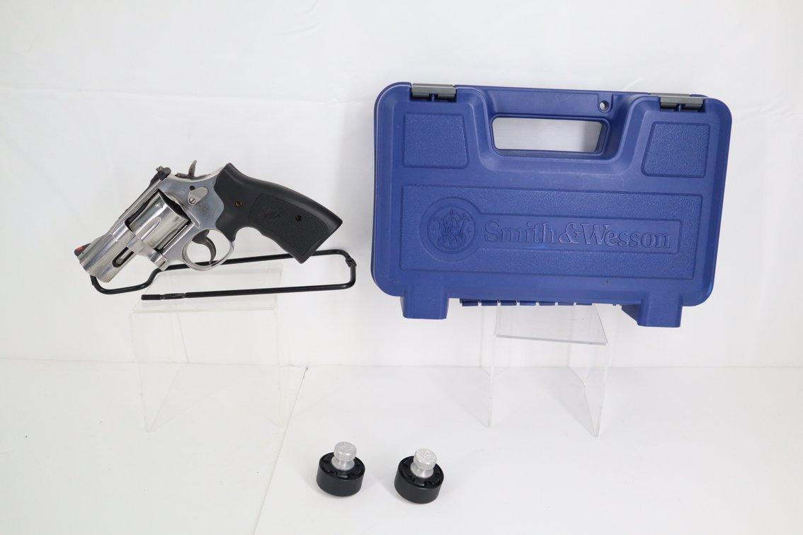 Smith and Wesson Model 686-6 2.5" Barrel .357 Revolver in Box with Speed Loaders and CTC Red Laser Grip