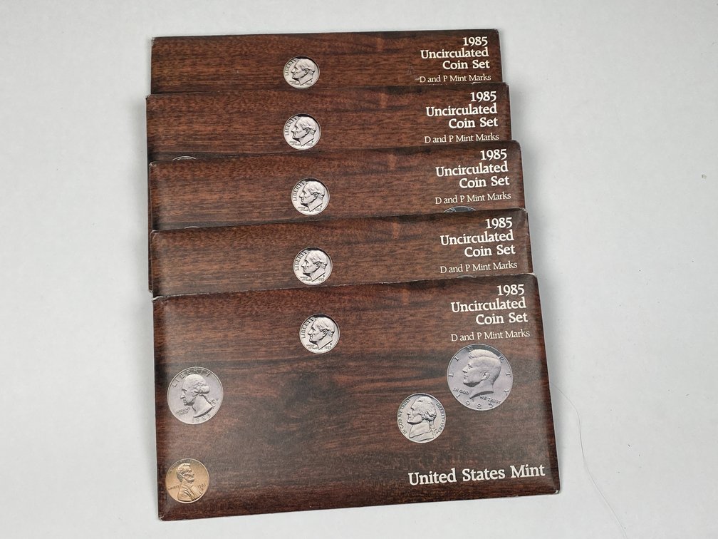(5) 1985 P and D Uncirculated Coin Sets in Original Shipping Box