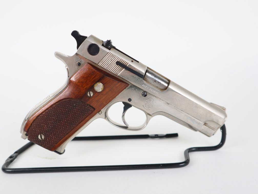Smith & Wesson 39-2 Semi-Auto Pistol 9mm