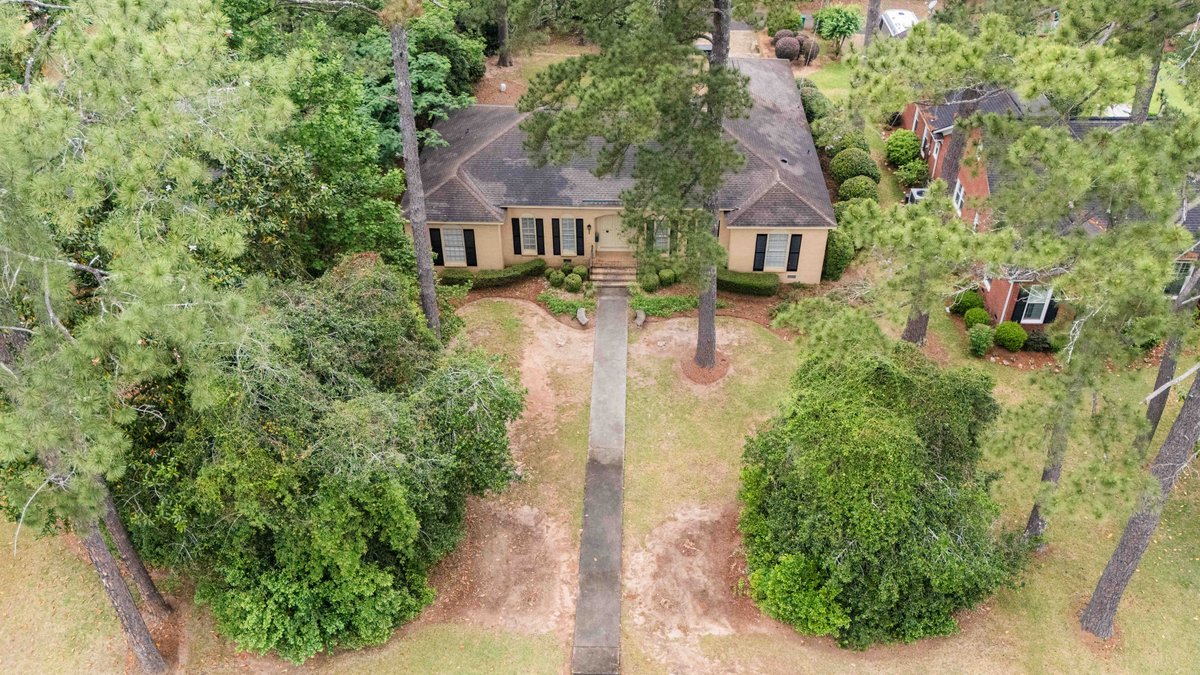 Image for Spacious 2,696 SqFt Brick Home on 0.735 Acres in Albany, GA