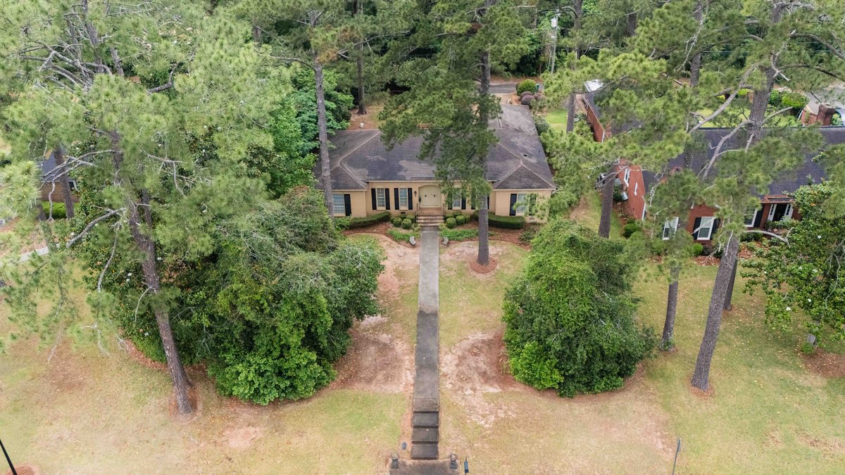 Image for Spacious 2,696 SqFt Brick Home on 0.735 Acres in Albany, GA