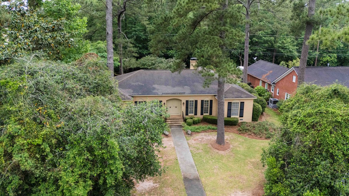 Image for Spacious 2,696 SqFt Brick Home on 0.735 Acres in Albany, GA