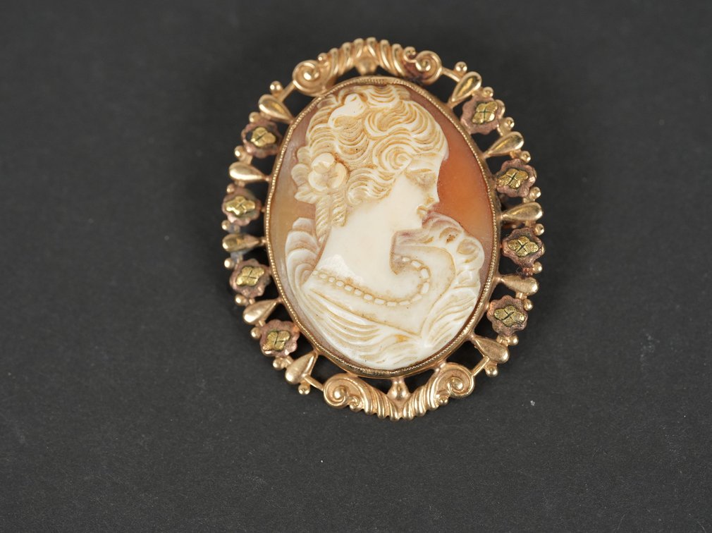 Carved Shell Cameo Stamped 10K 9g Approximate Weight With Stone, 2.75" T x 1.5" W