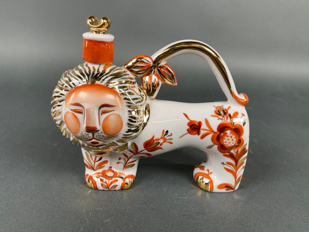 Russian Lomonosov Imperial Porcelain Lion Decanter Carafe