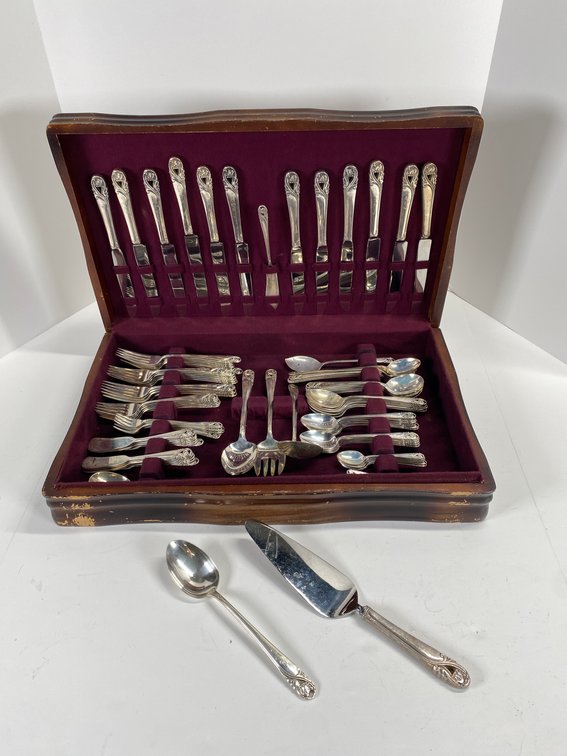 (107) Piece Monogrammed International Silver Sterling Flatware Set with Box in Spring Glory Pattern, Knives and Pie Server Have Stainless Steel Blades, 3238g of Sterling Flatware, Knives and Pie Server 878.8g