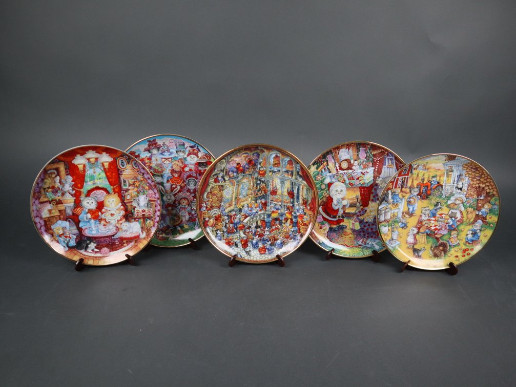 (5) Franklin Mint Bill Bell Holiday Cats Decorative Plates