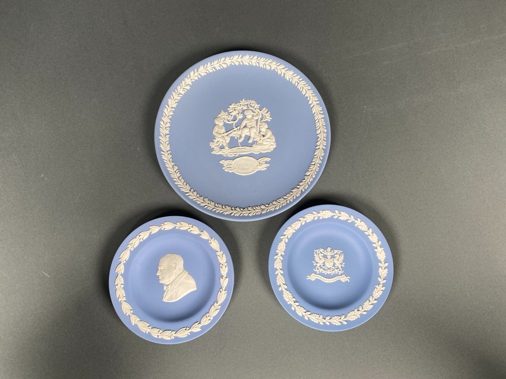 (3) Wedgewood Jasperware Made in England Decorative Plates 