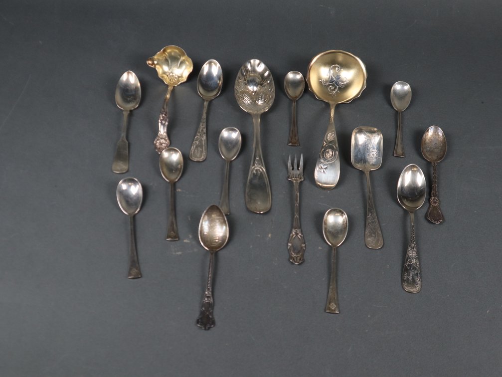 (16) Pieces of Sterling Silver Flatware, Various Makers and Patterns, Approximately 316.7g