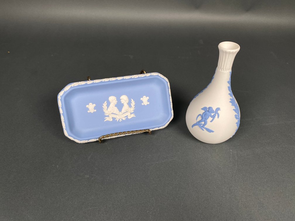 (2) Wedgewood Jasperware Made In England Items Including "The Royal Wedding 1981" and Decorative Bud Vase