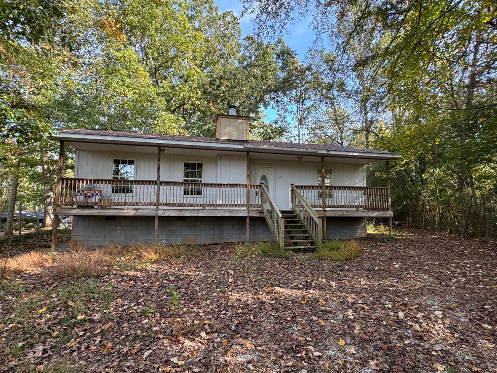 Lake Hartwell Area 3-Bedroom Home in Lavonia, Georgia